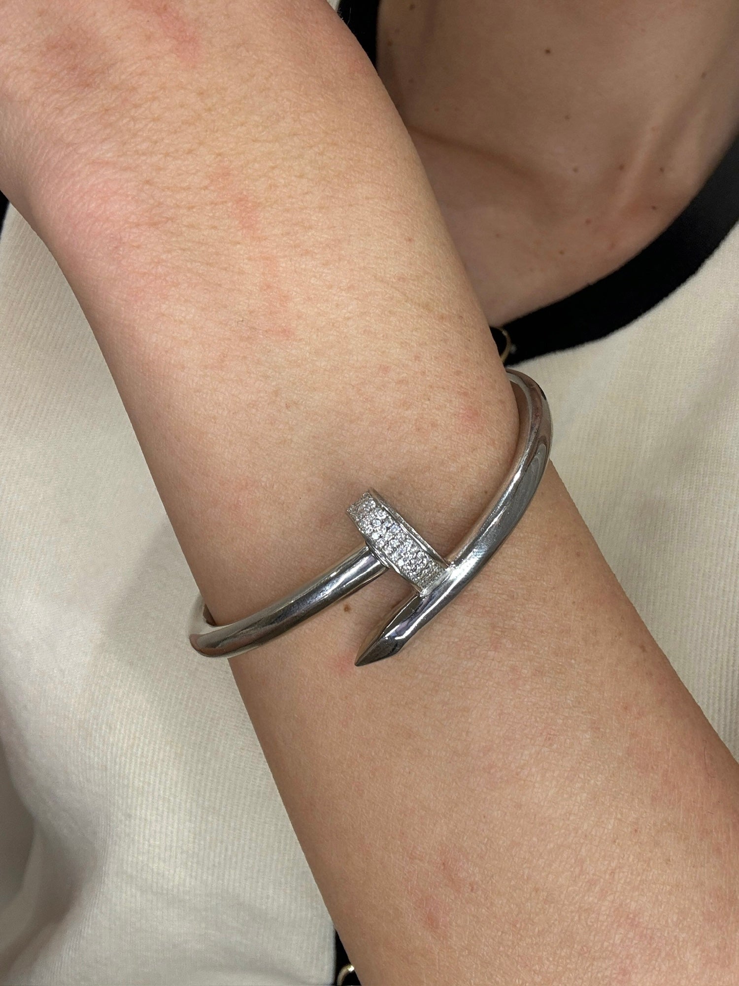 Bracciale a Manetta con Chiusura a  Chiodo Formato Big