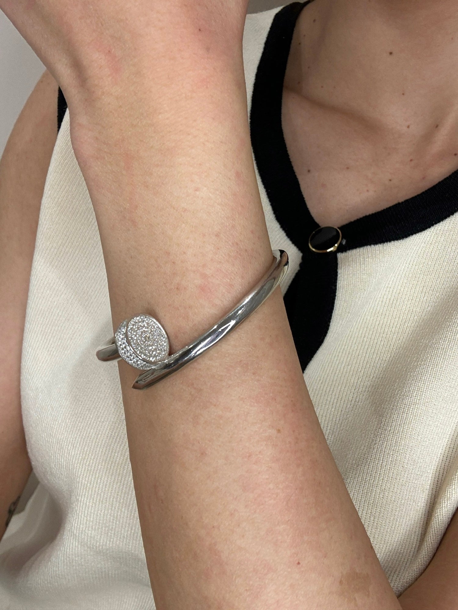 Bracciale a Manetta con Chiusura a  Chiodo Formato Big