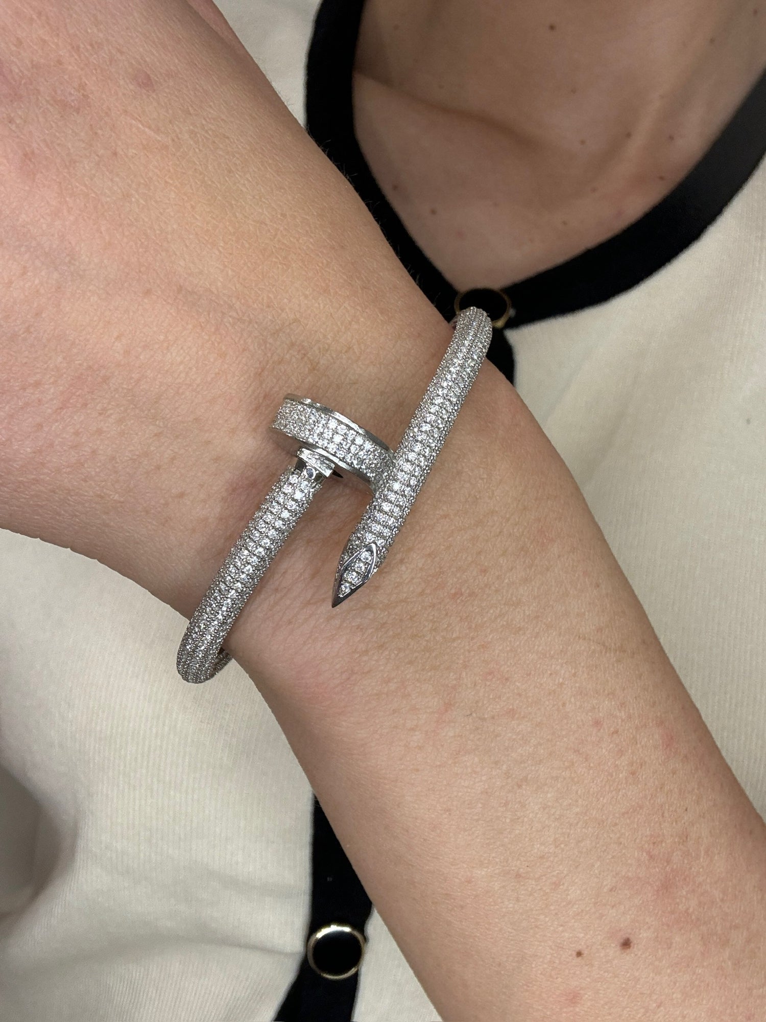 Bracciale a Manetta con Chiusura a  Chiodo Formato Big Zirconia